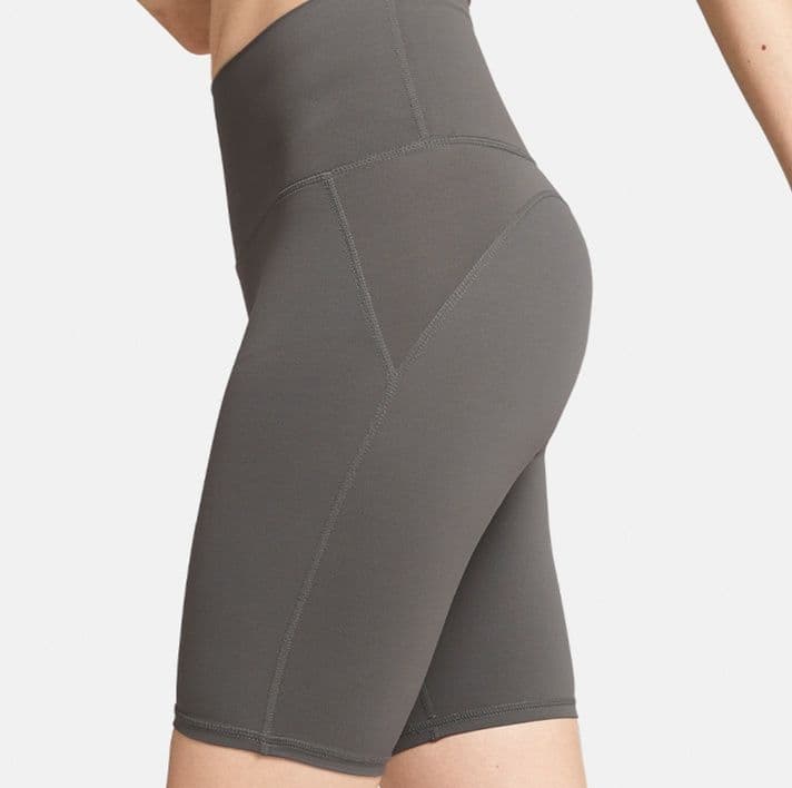 ショーツ 立体シルエットヒップアップショーツ